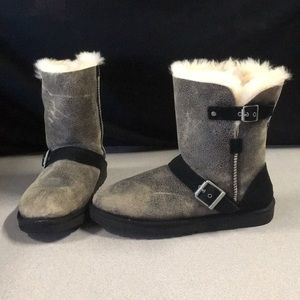 UGG Boots Woman’s size 9 RARE HARD TO FIND